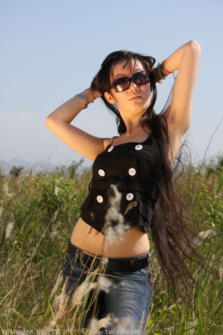 Photoshop打造美女风景照 全福编程网
