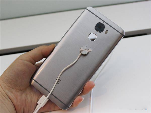 乐Pro3有什么颜色？乐Pro3大咖灰和爵士银与魅丽金和原力金哪个颜色好看？乐Pro3有几种颜色