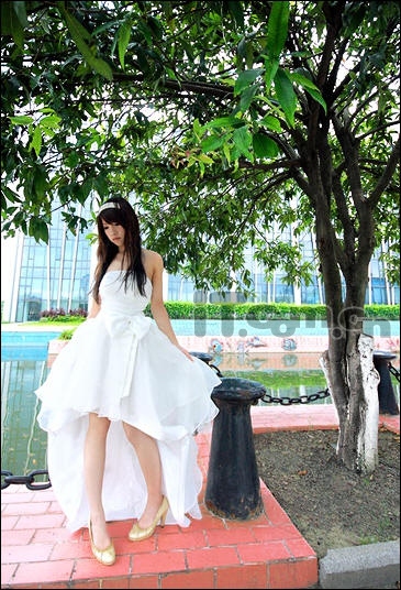 处理美女短裙婚纱数码照