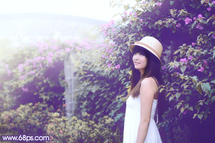 Photoshop给绿篱边的美女加上唯美的淡冷色 全福编程网