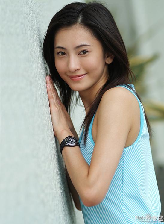 PhotoShop美女照片转手绘详细教程 全福编程网