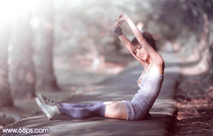 Photoshop给小路上的美女加上柔美的中性红灰色 全福编程网