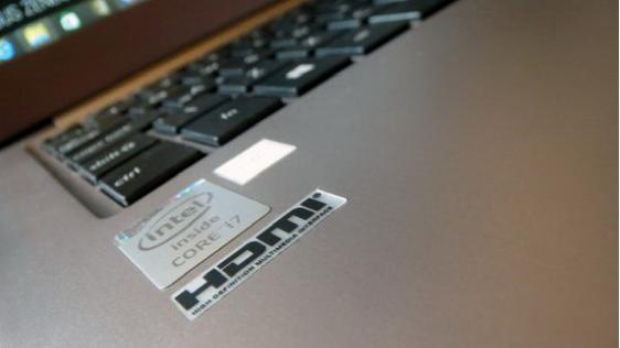 华硕Zenbook UX303LA：整体良好屏幕效果差