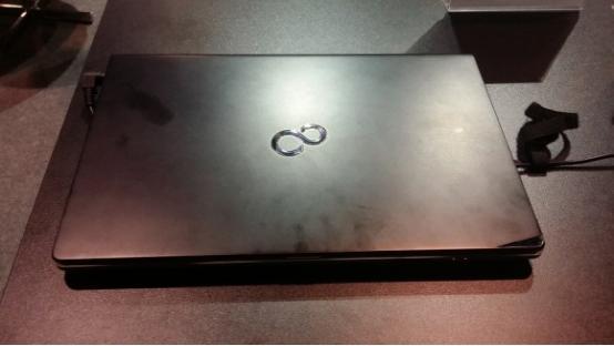 富士通Lifebook S904上手 24小时续航神器