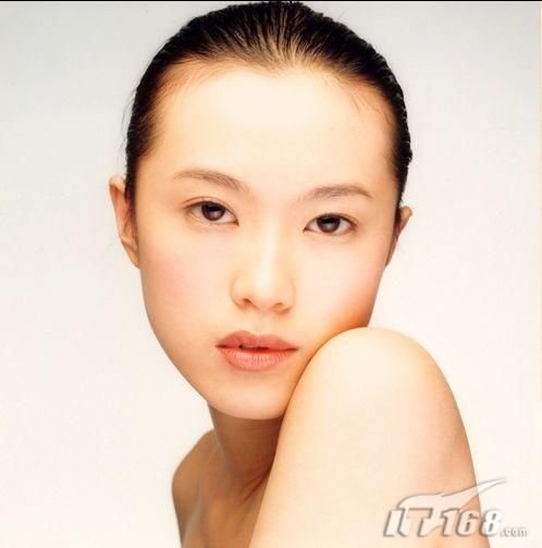 PS打造冷艳彩妆MM教程   全福编程网